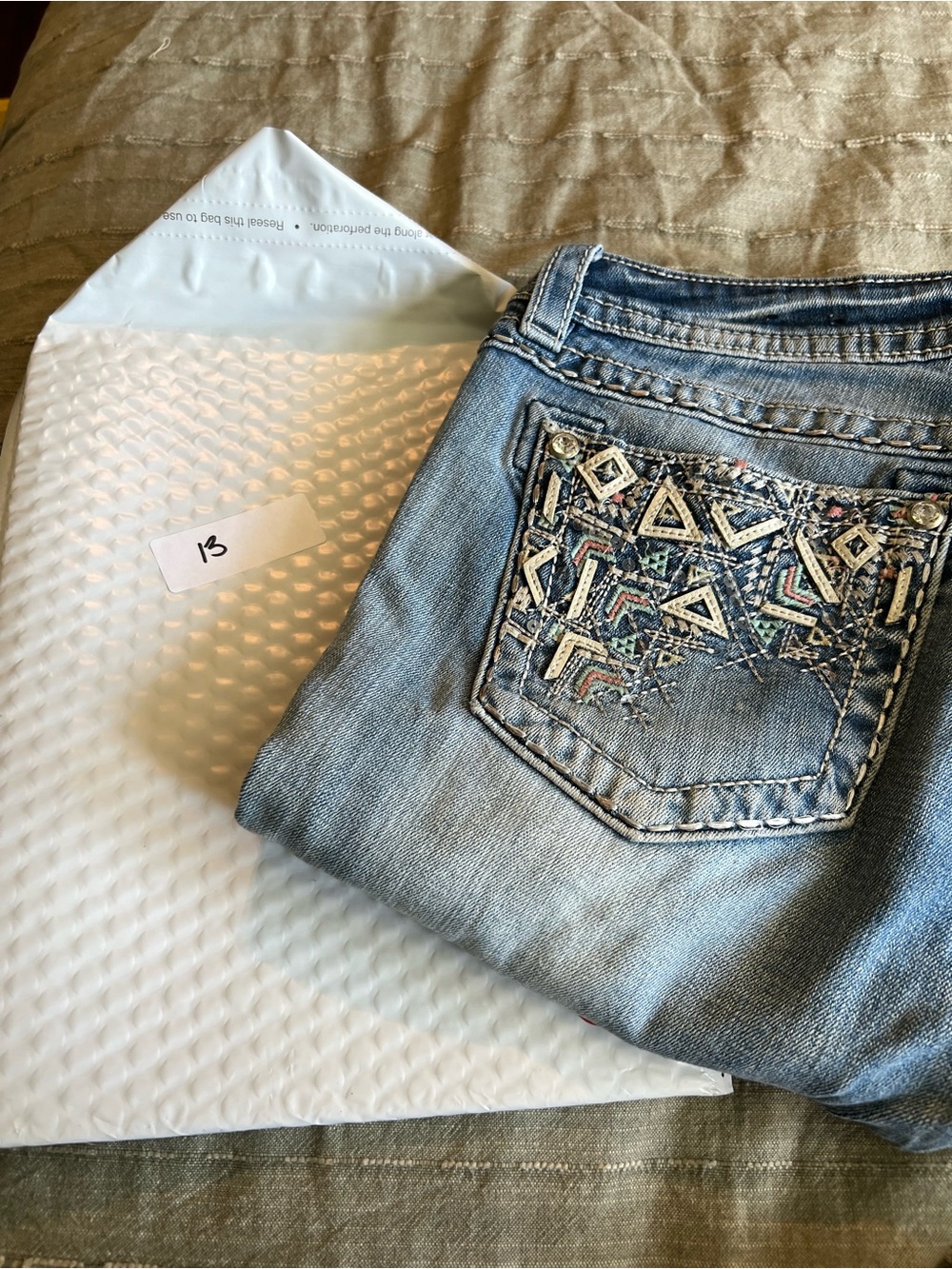 Miss Me Embellished Light Blue Women's cropped Jeans